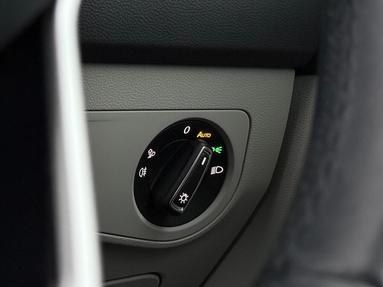 Volkswagen Tiguan thumbnail Misc Controls