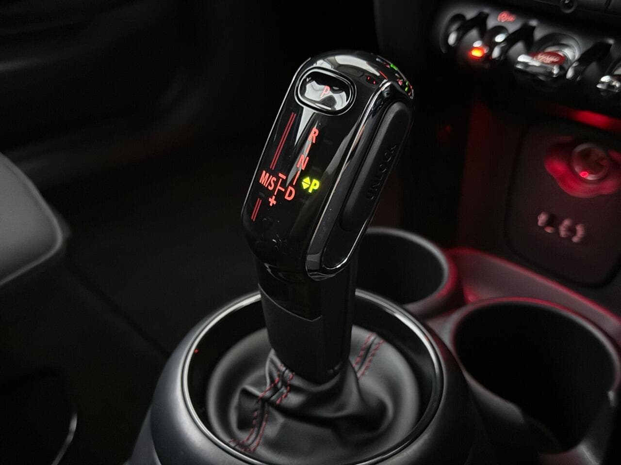 MINI Hatch thumbnail Interior Front