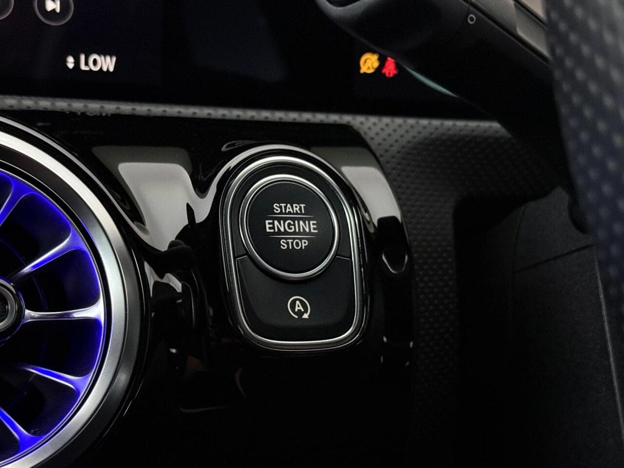 Mercedes-Benz CLA thumbnail Misc Controls