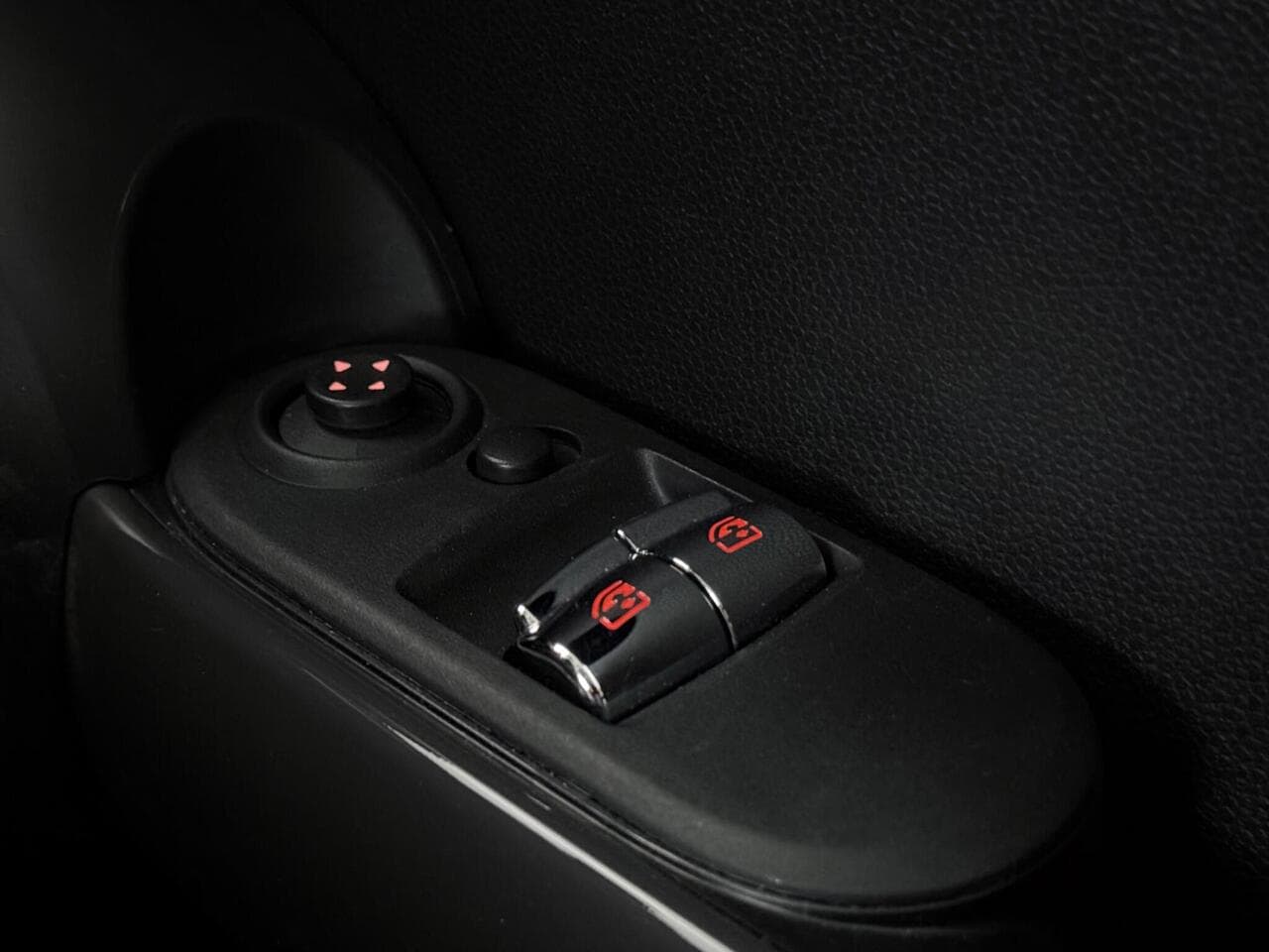 MINI Hatch thumbnail Misc Controls