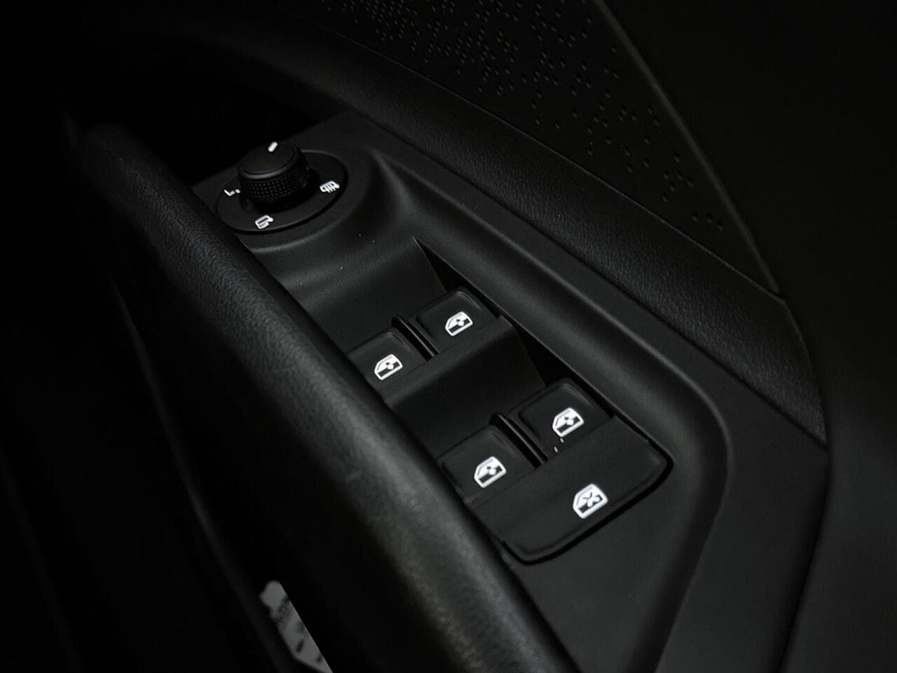 Skoda Enyaq thumbnail Misc Controls