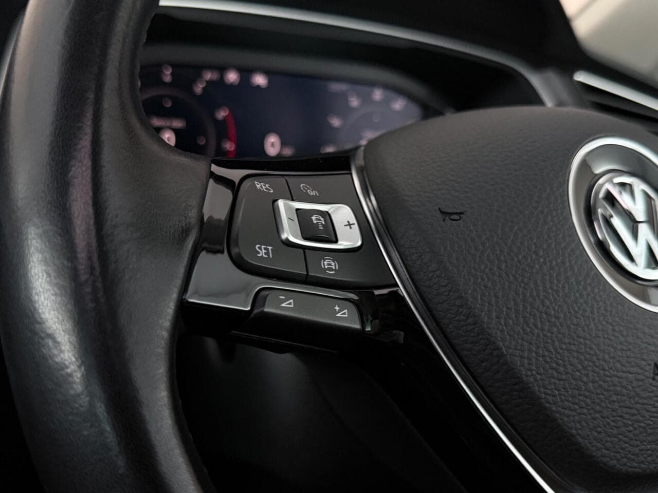 Volkswagen Tiguan thumbnail Misc Controls