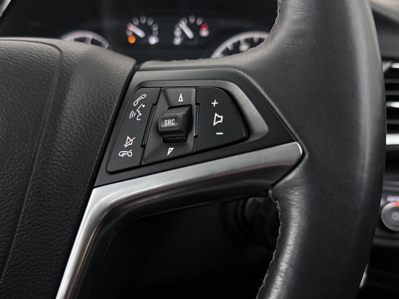 Vauxhall Mokka X thumbnail Misc Controls