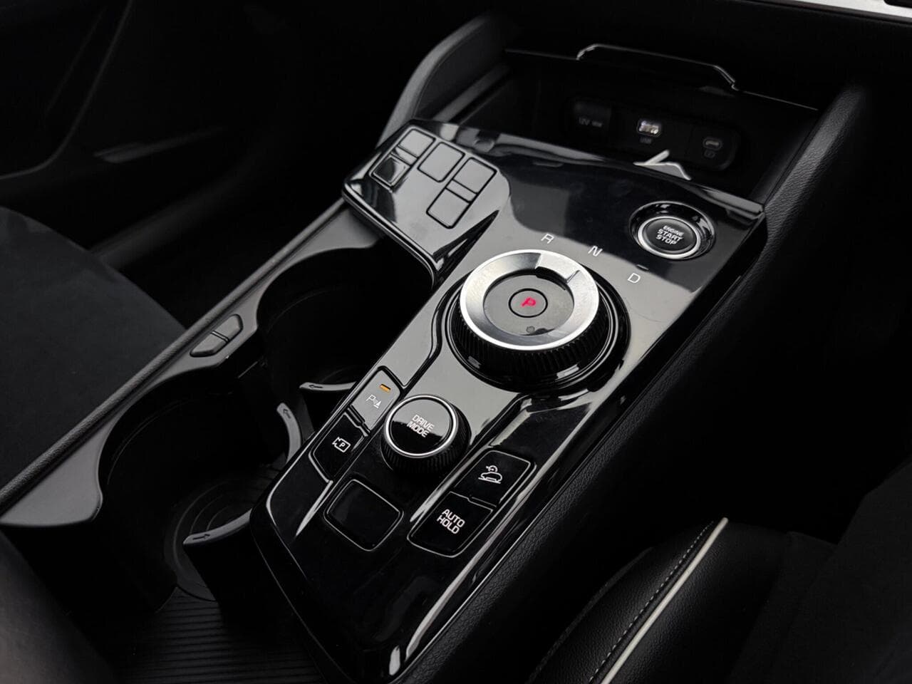 Kia Sportage thumbnail Interior Front