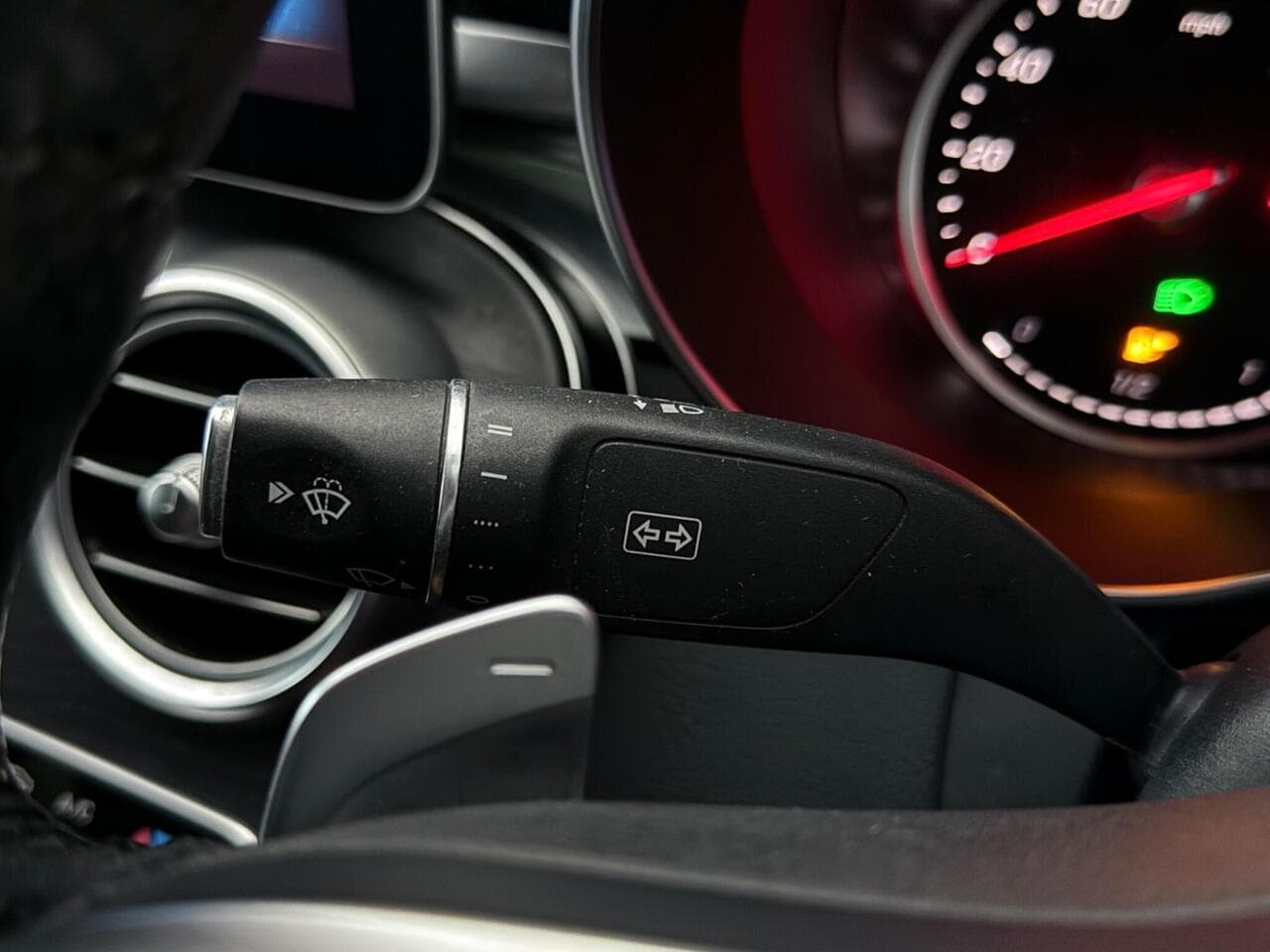 Mercedes-Benz C Class thumbnail Misc Controls