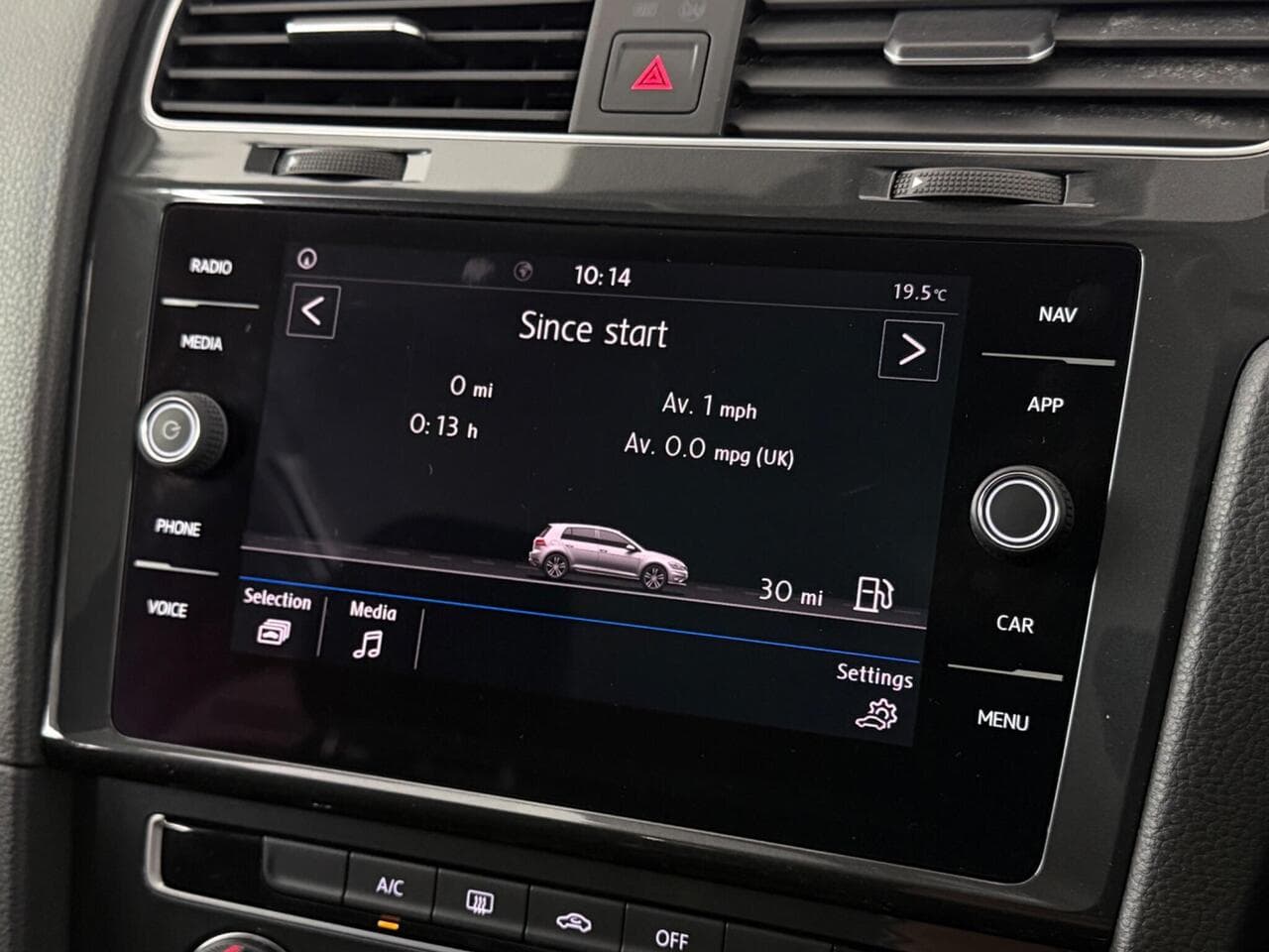Volkswagen Golf thumbnail Infotainment System