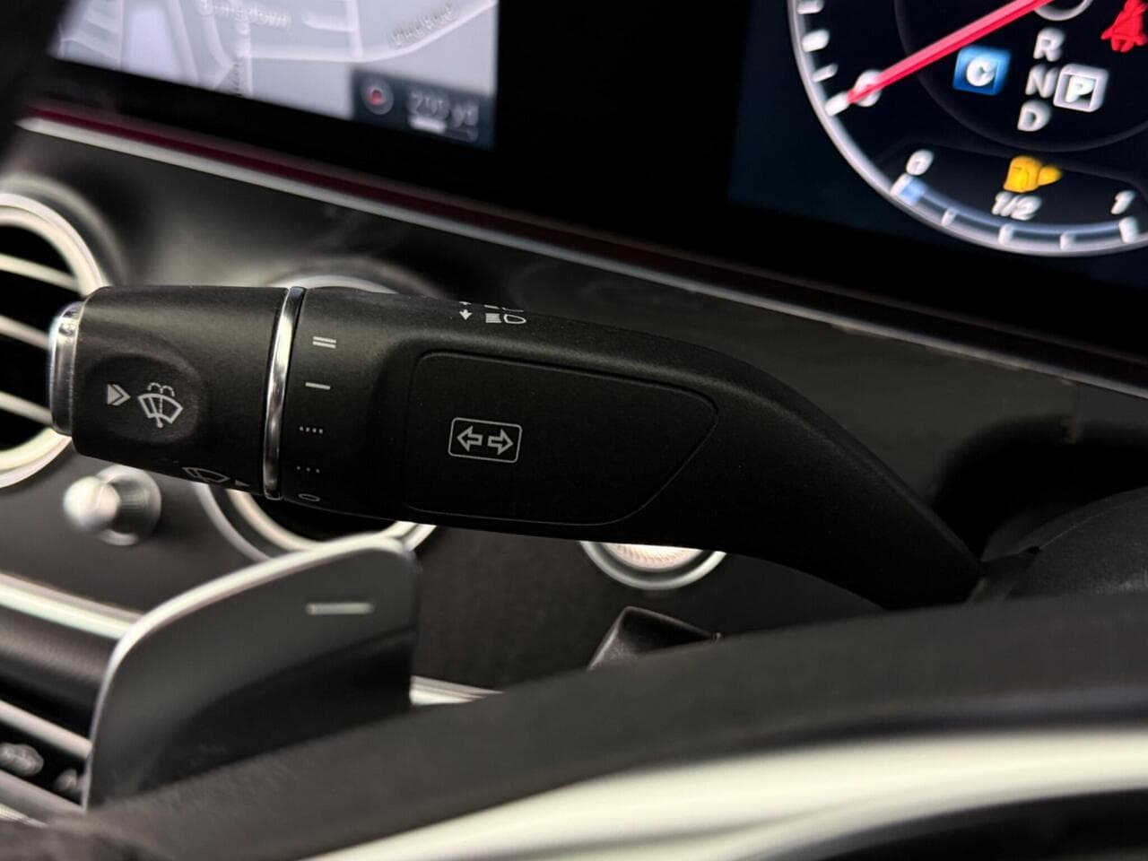 Mercedes-Benz E Class thumbnail Misc Controls