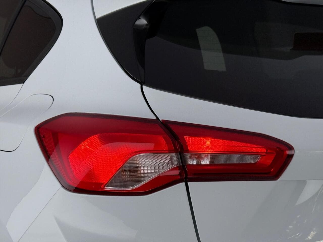 Ford Focus thumbnail Lights Rear