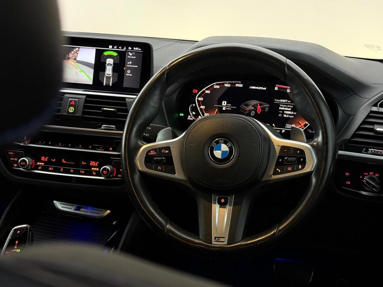 BMW X4 thumbnail Steering Wheel