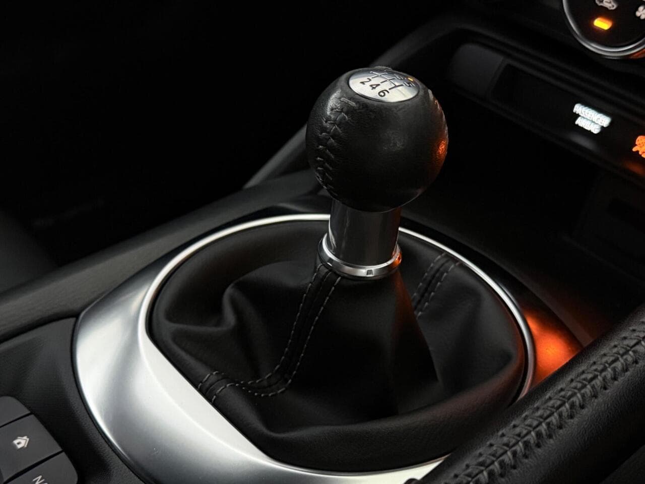 Mazda MX-5 thumbnail Interior Front