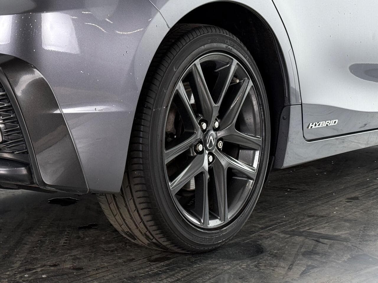 Lexus CT thumbnail Wheel