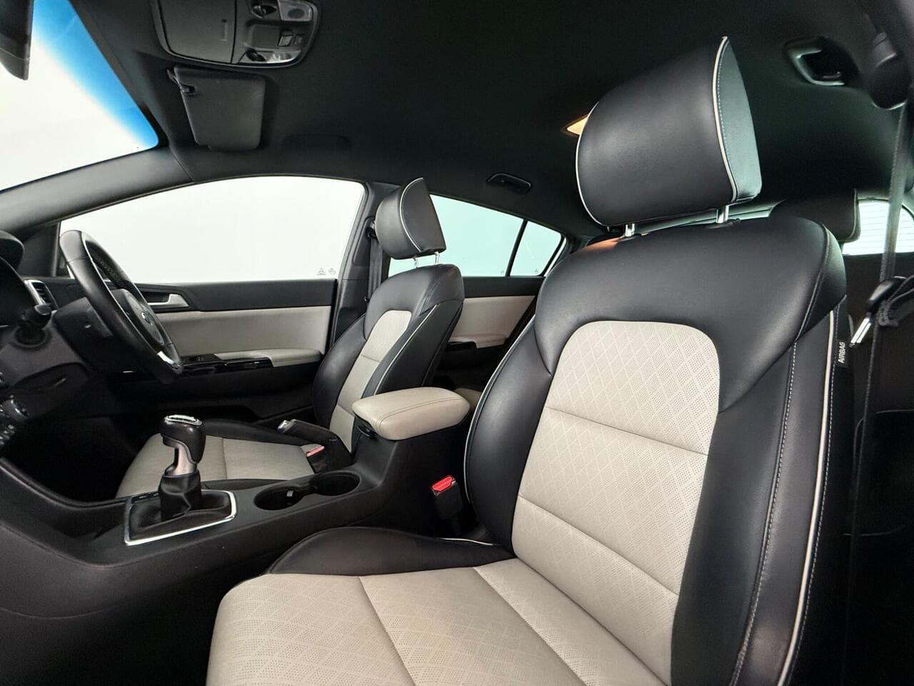 Kia Sportage thumbnail Seat Front Passenger