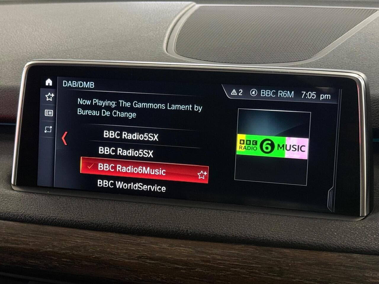 BMW X5 thumbnail Infotainment System