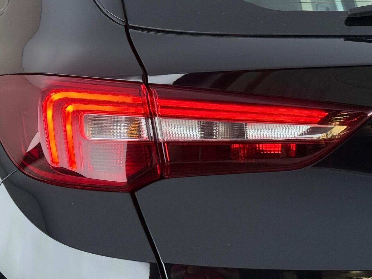 Vauxhall Grandland X thumbnail Lights Rear