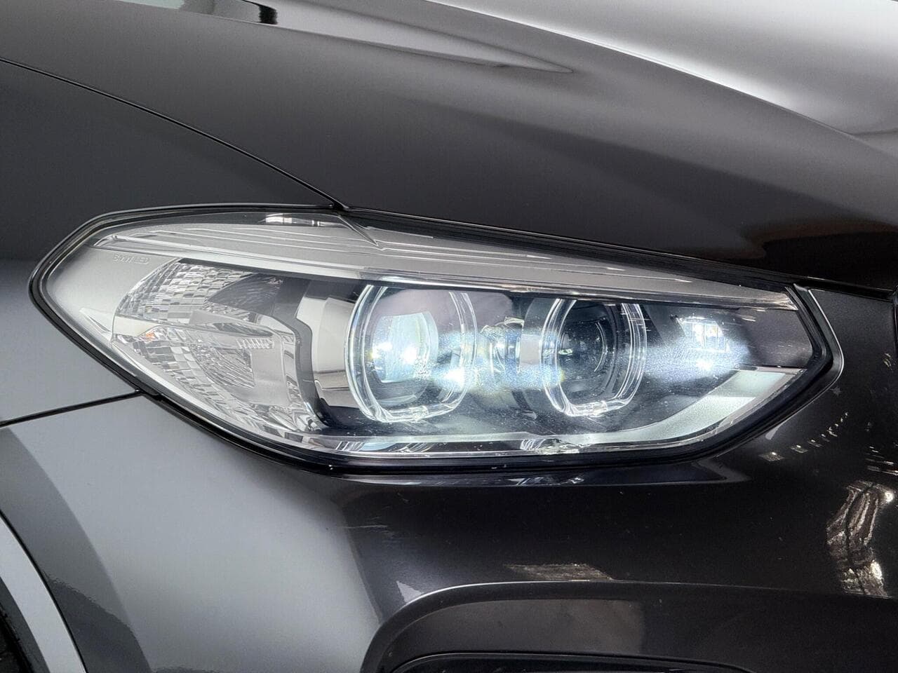 BMW X3 thumbnail Lights Front
