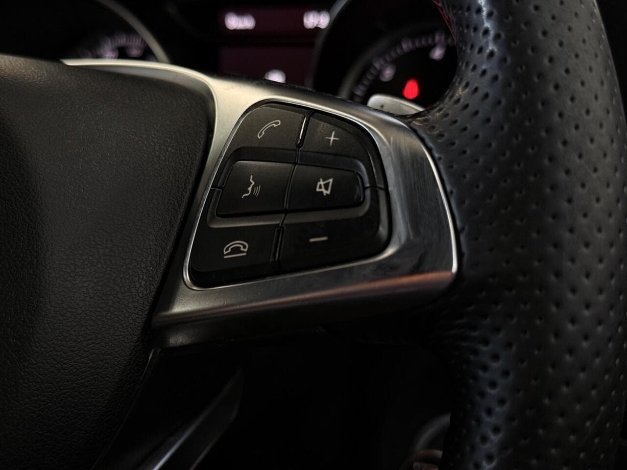 Mercedes-Benz CLA thumbnail Misc Controls
