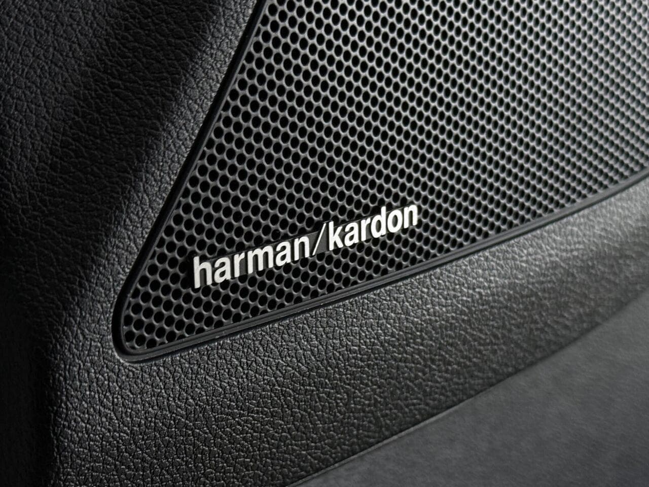Kia Sorento thumbnail Badge Exterior