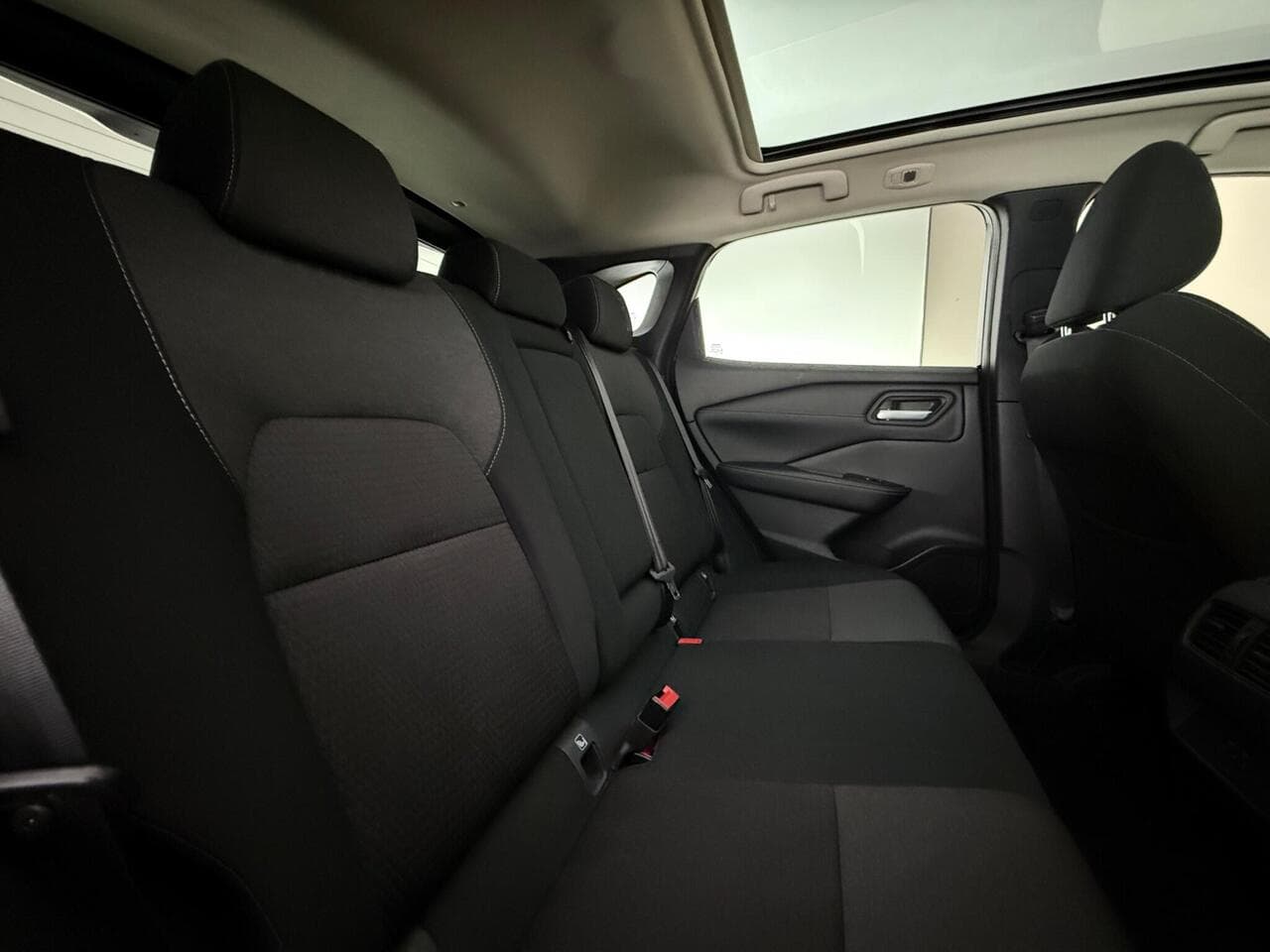 Nissan Qashqai thumbnail Seats Rear