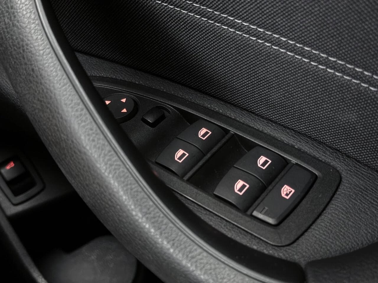 BMW X2 thumbnail Misc Controls