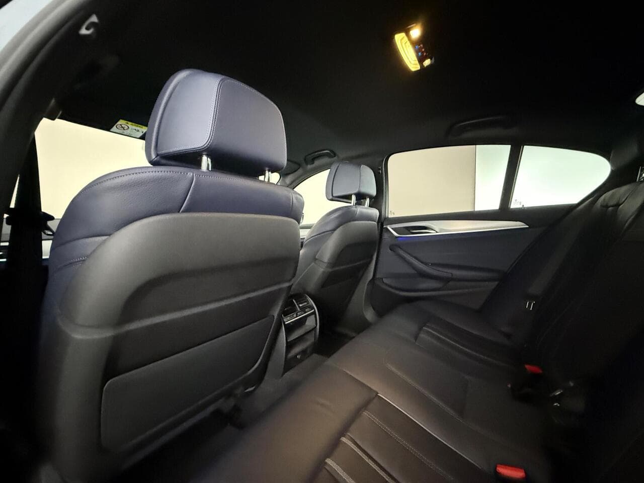 BMW 5 Series thumbnail Seats Rear
