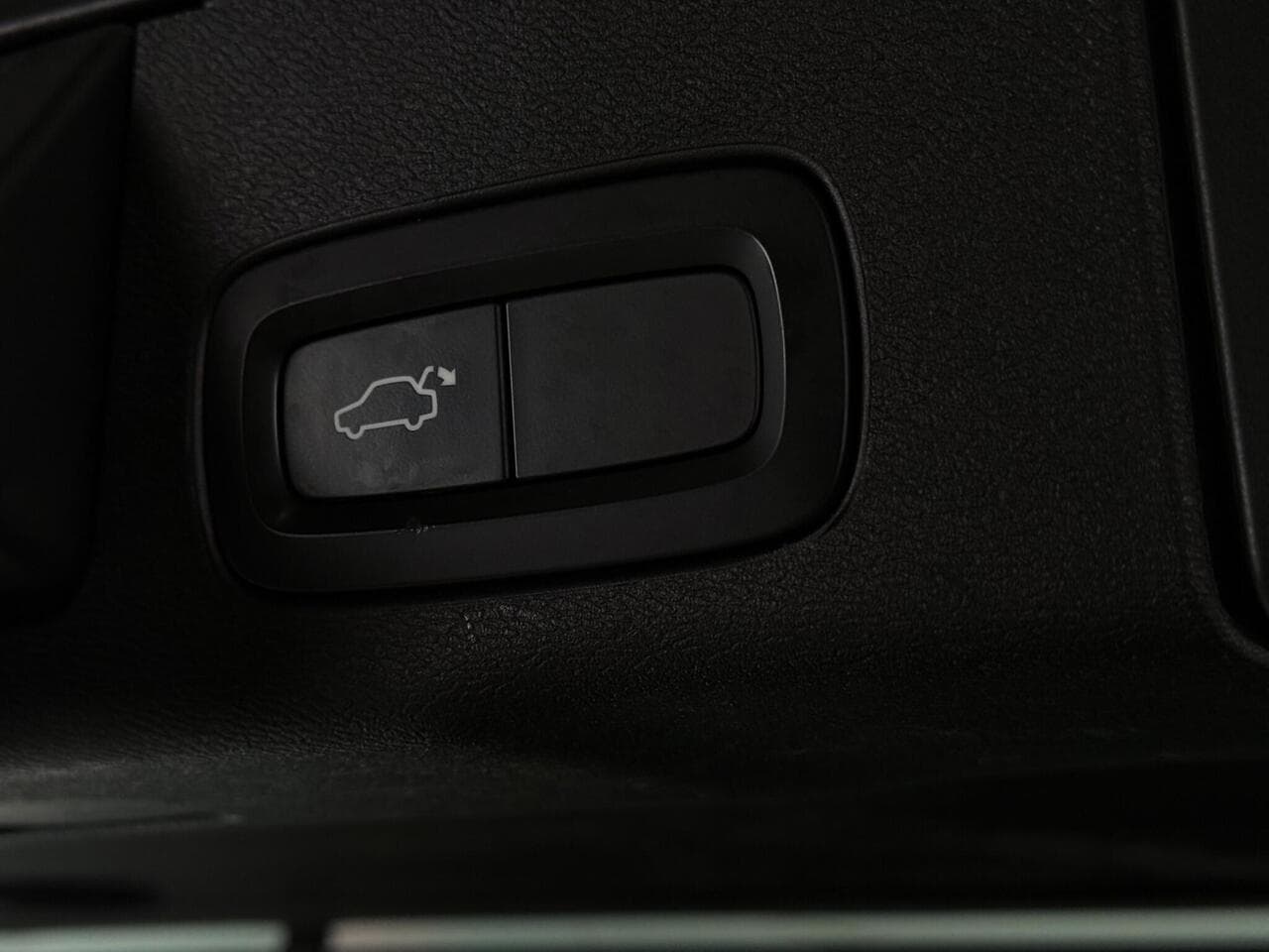Volvo XC60 thumbnail Misc Controls