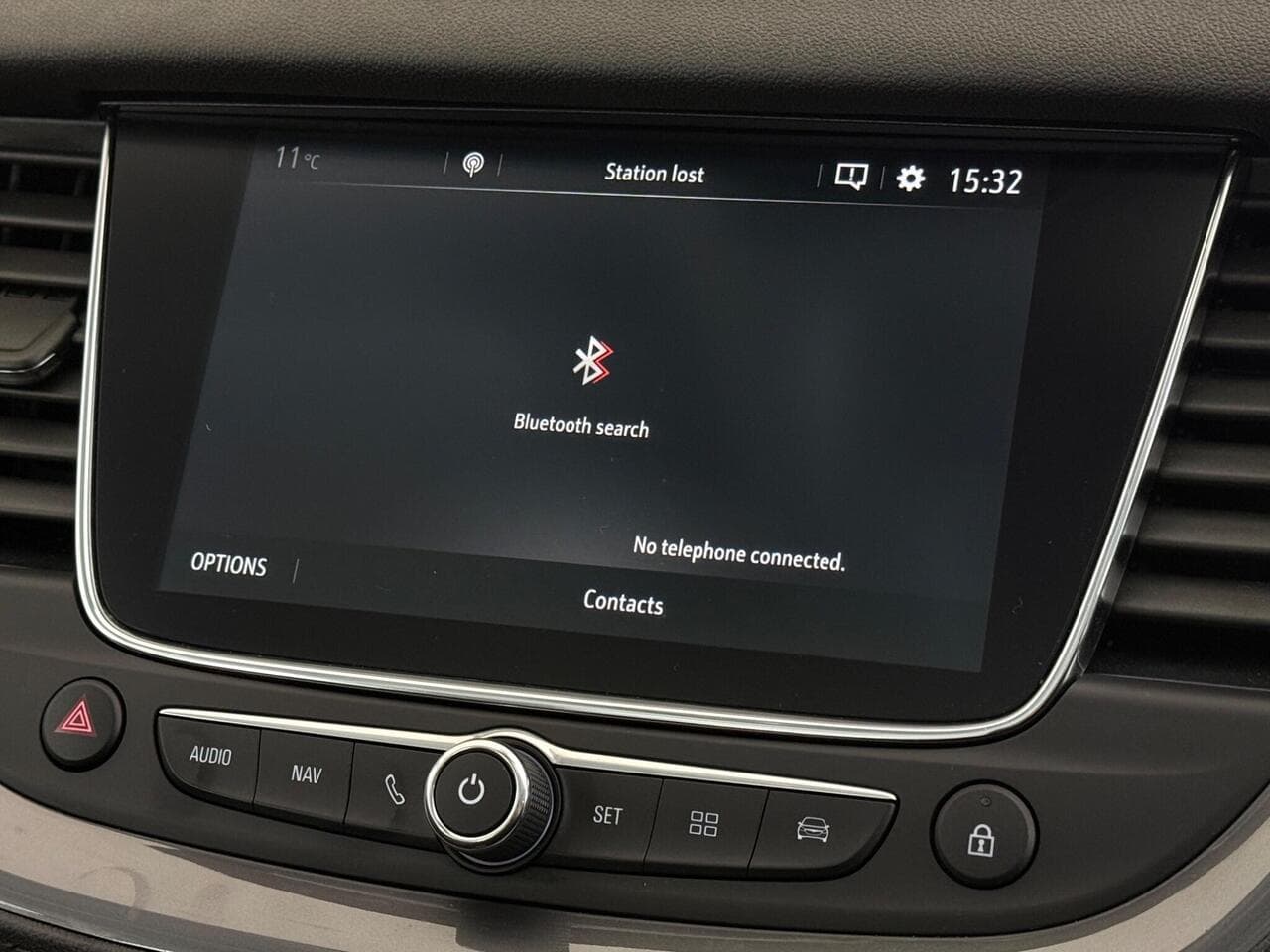 Vauxhall Grandland X thumbnail Infotainment System