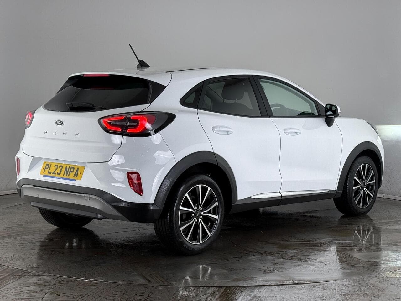 Ford Puma thumbnail Rear Right