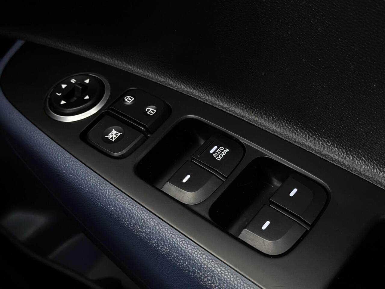 Hyundai i10 thumbnail Misc Controls
