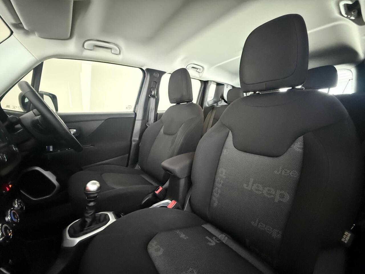 Jeep Renegade thumbnail Seat Front Passenger