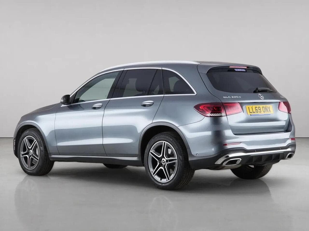 Mercedes-Benz GLC thumbnail Rear Left