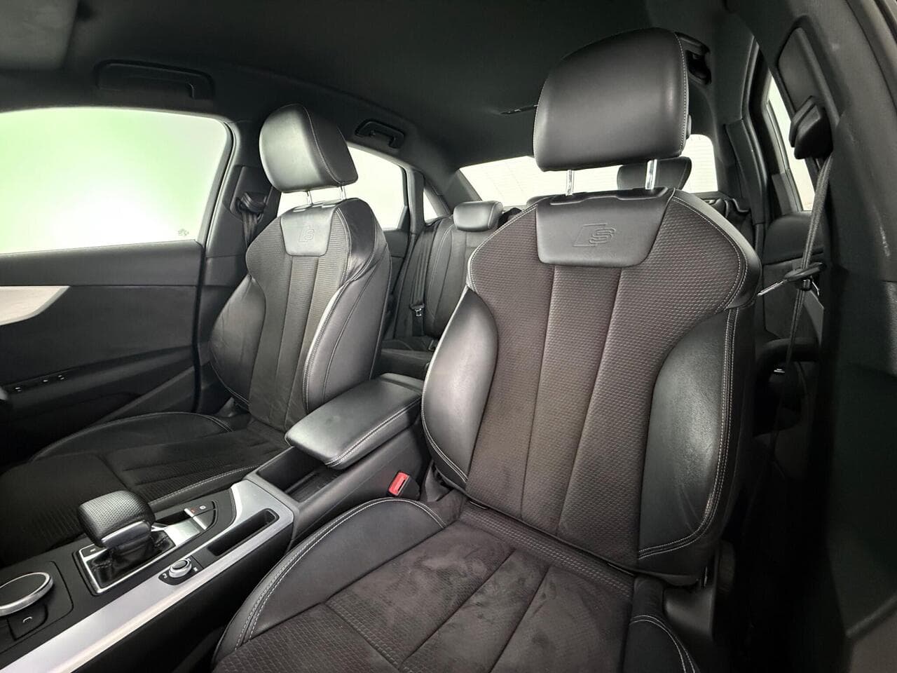 Audi A4 thumbnail Seats Rear