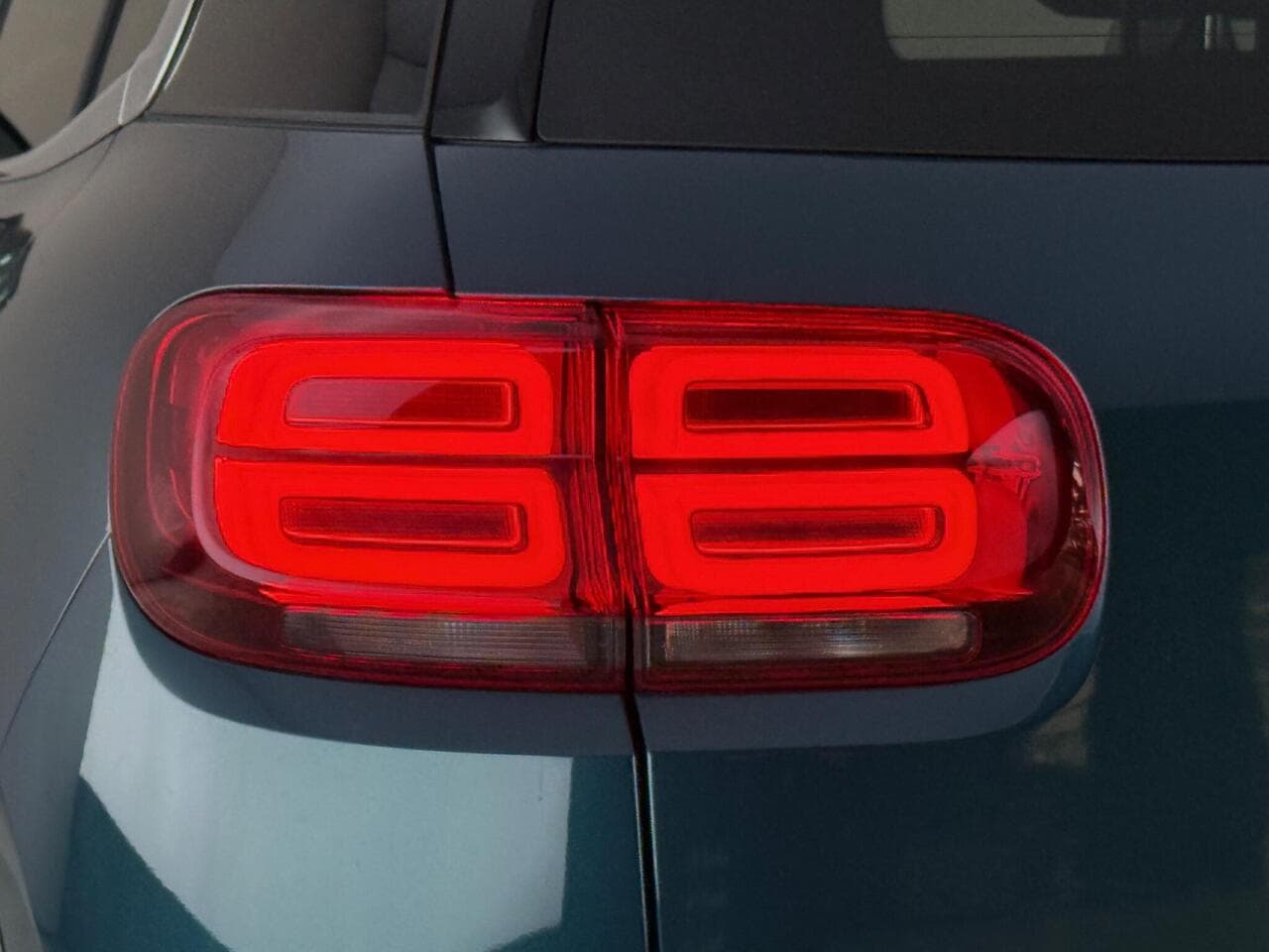Citroen C5 Aircross thumbnail Lights Rear
