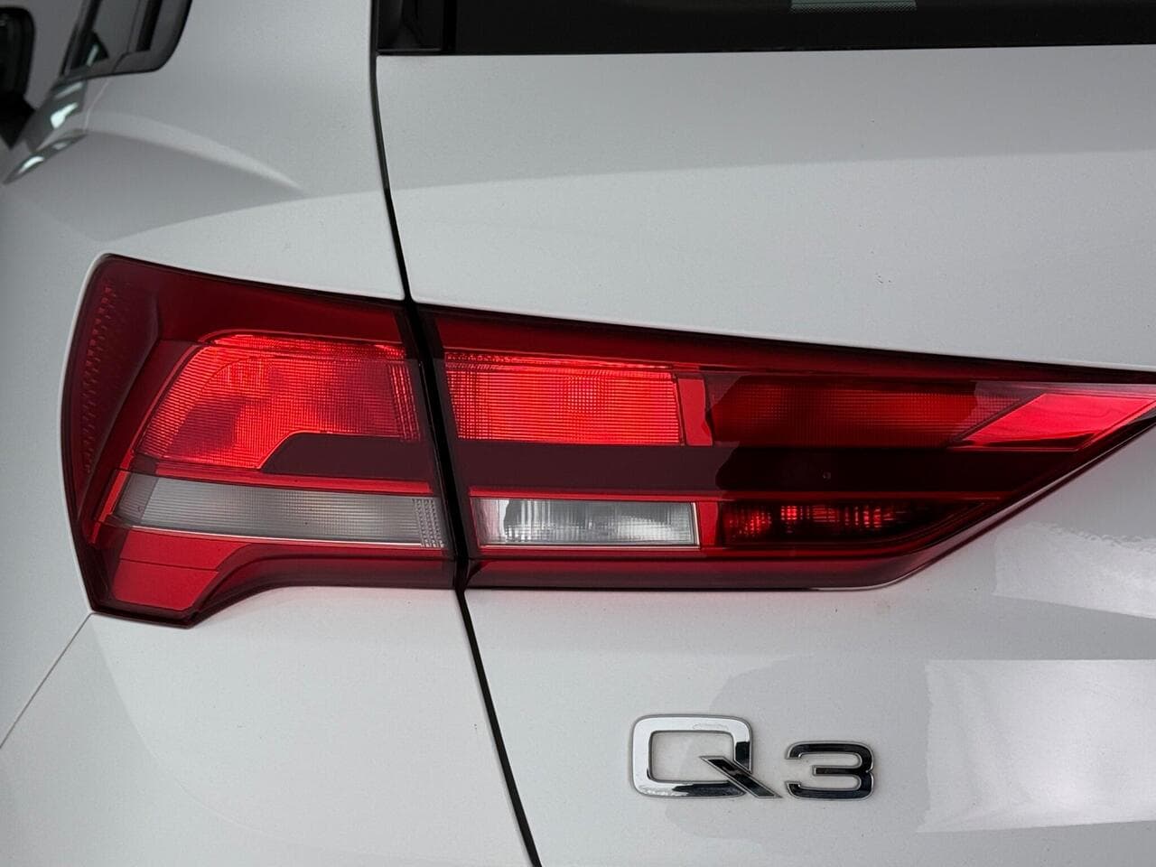 Audi Q3 thumbnail Lights Rear