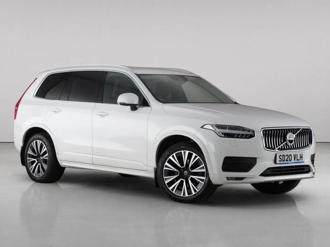 Volvo XC90 - Volvo XC90 2.0 B5 MHEV Momentum SUV 5dr Diesel Hybrid Auto 4WD Euro 6 (s/s) (235 ps)