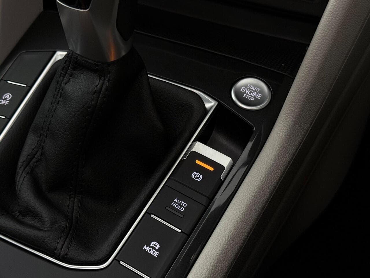Volkswagen Tiguan thumbnail Misc Controls