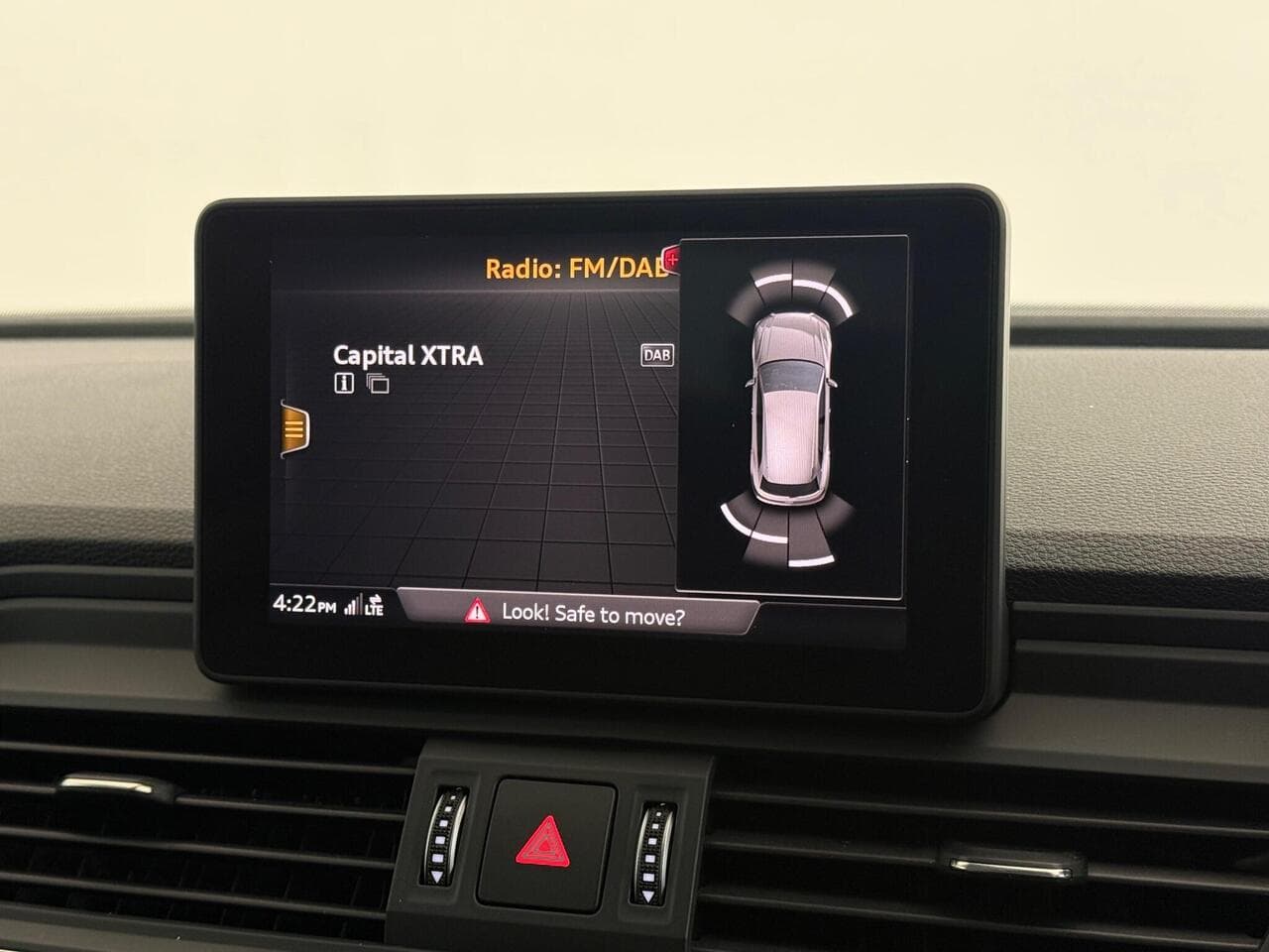 Audi Q5 thumbnail Infotainment System
