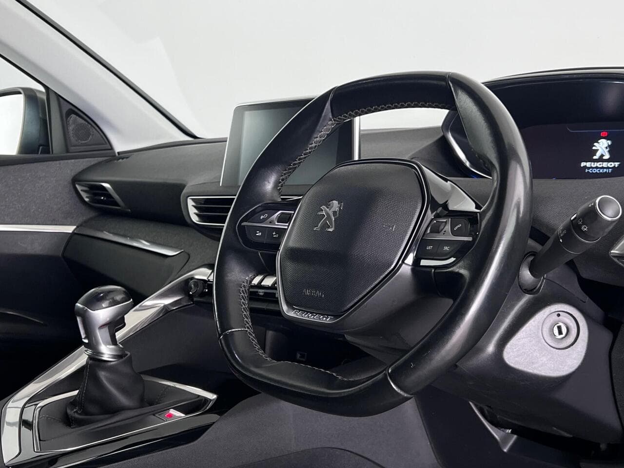 Peugeot 3008 thumbnail Interior Front