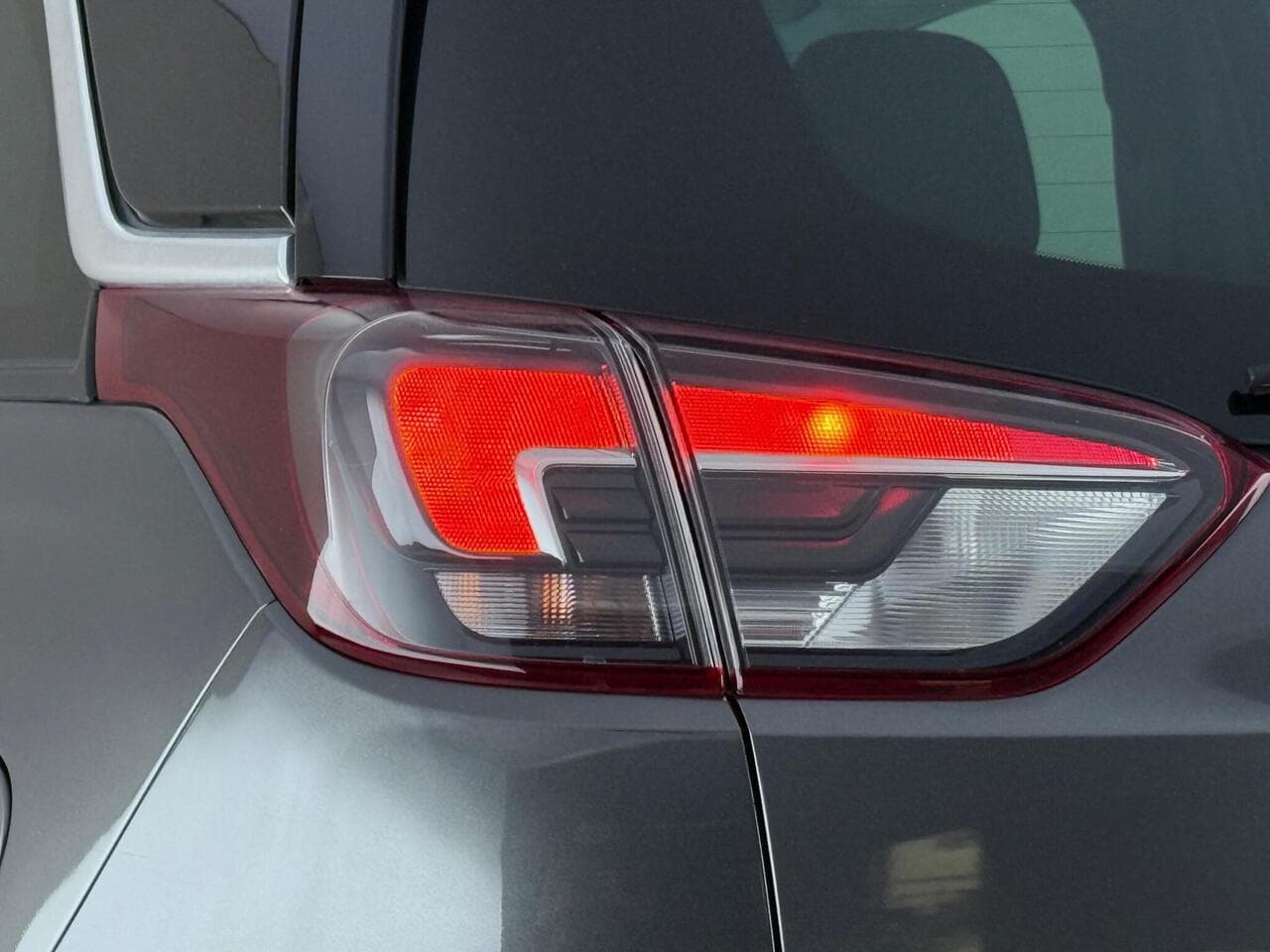 Vauxhall Crossland X thumbnail Lights Rear