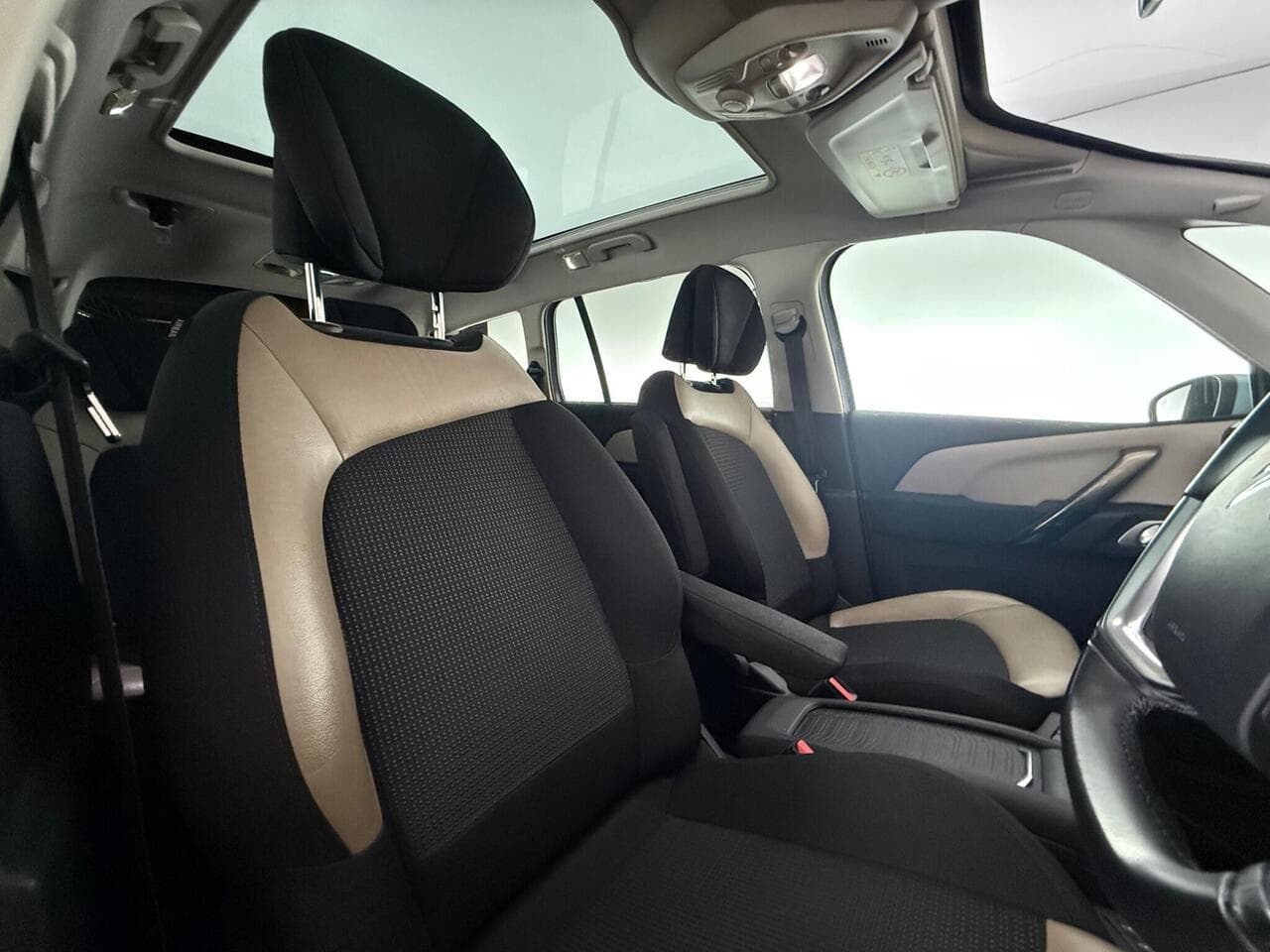 Citroen Grand C4 Picasso thumbnail Seat Driver