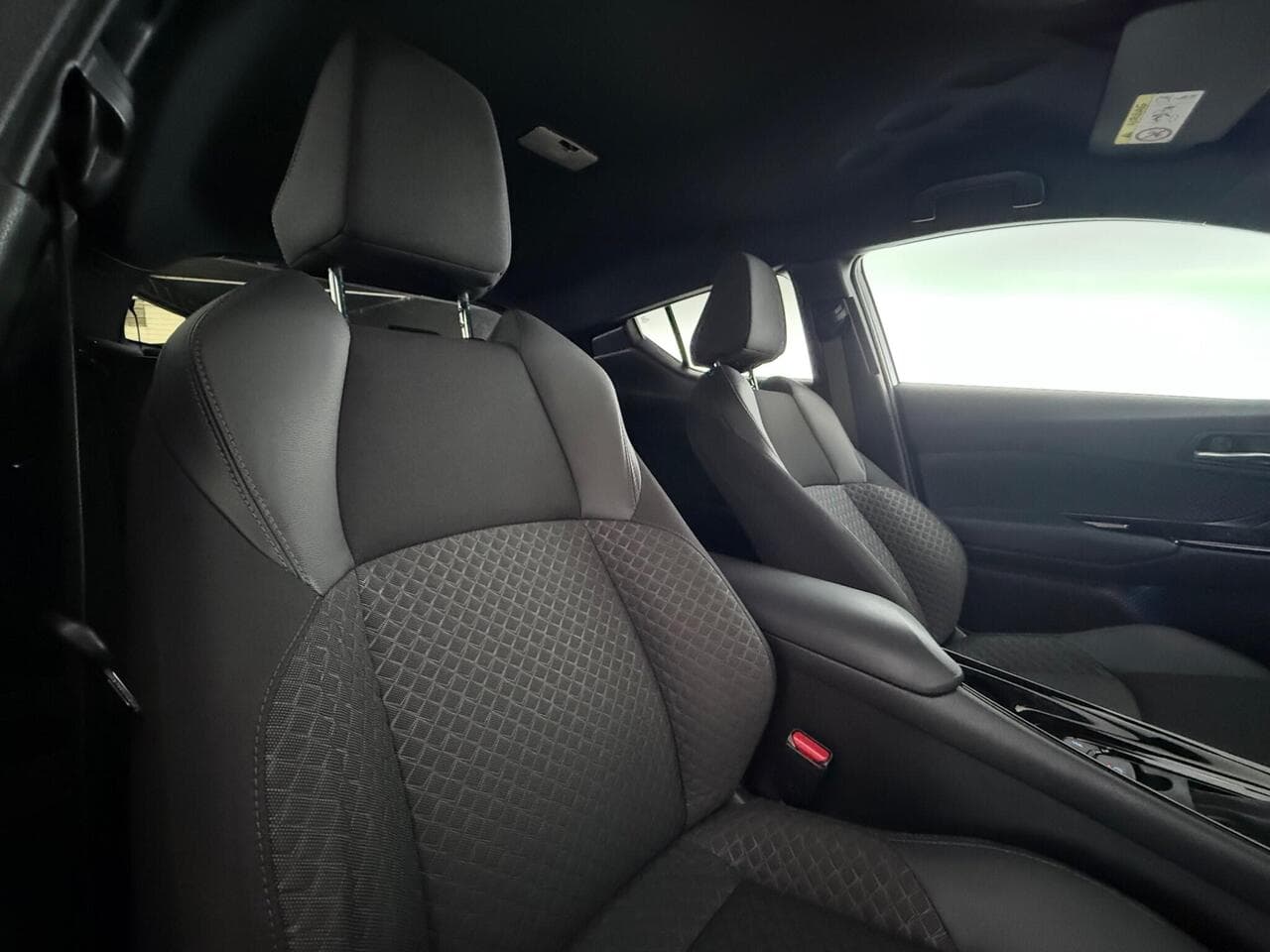 Toyota C-HR thumbnail Seat Driver