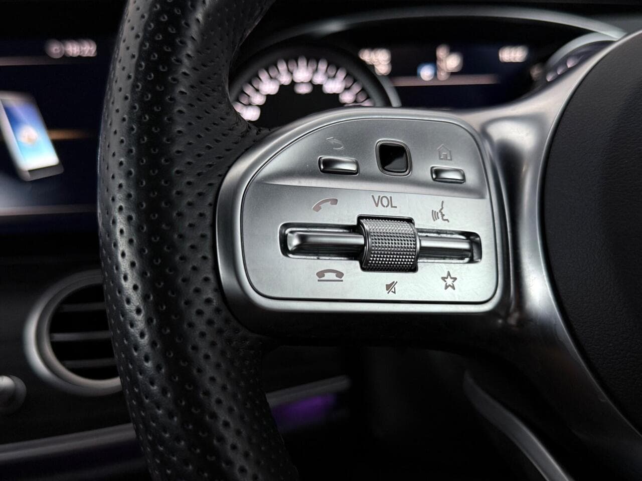 Mercedes-Benz E Class thumbnail Misc Controls