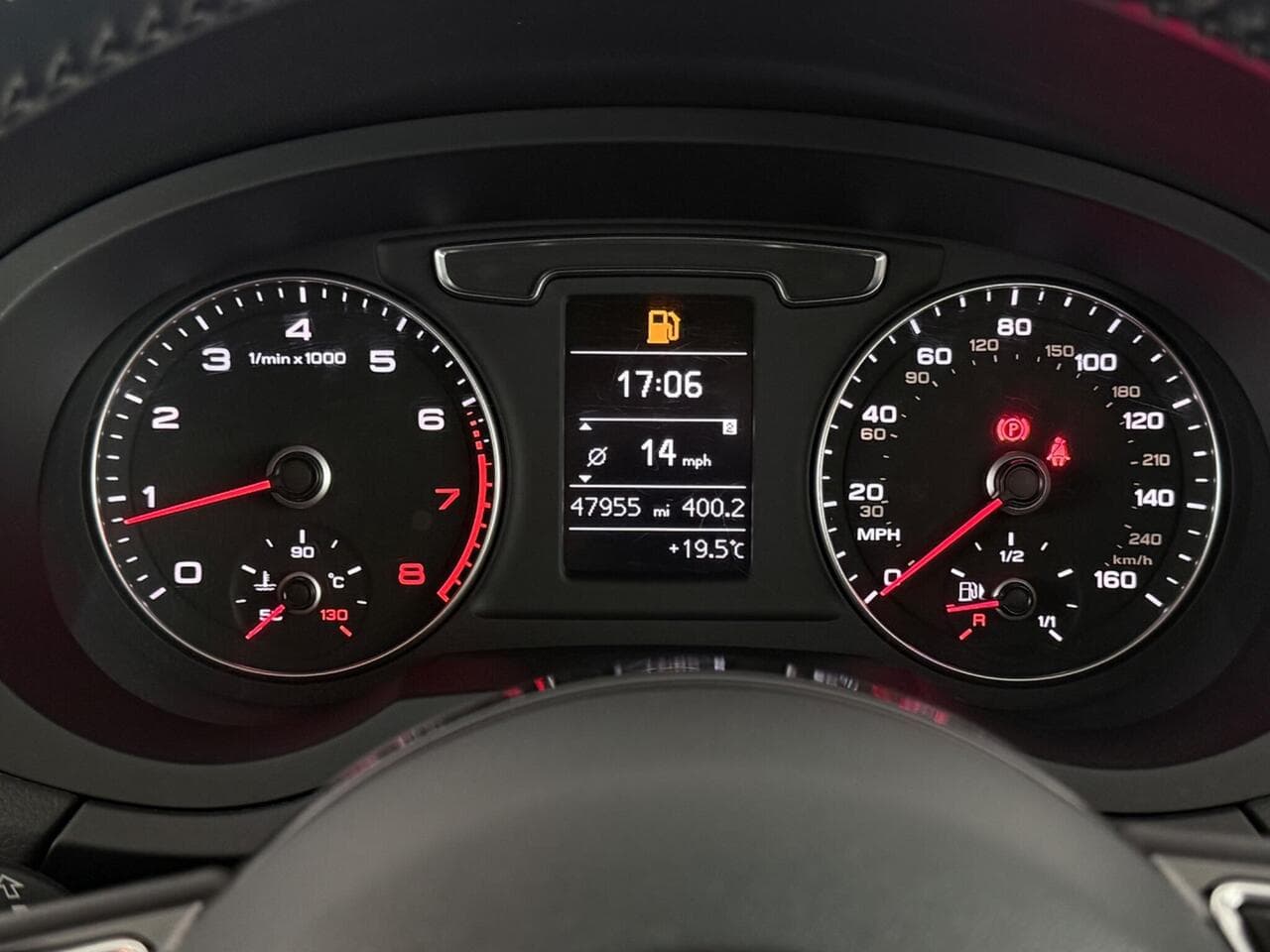 Audi Q3 thumbnail Driver Instruments