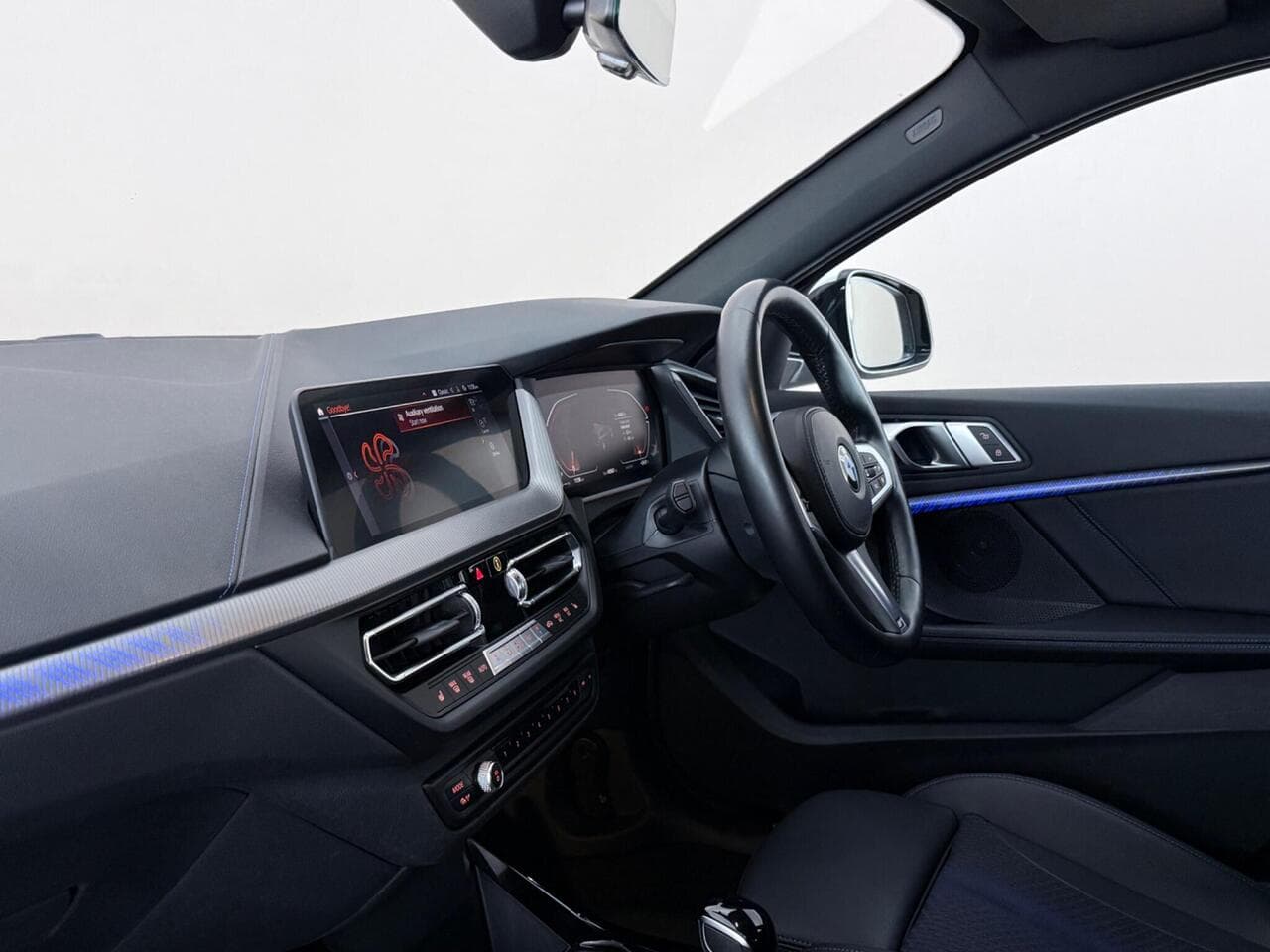 BMW 1 Series thumbnail Interior Front