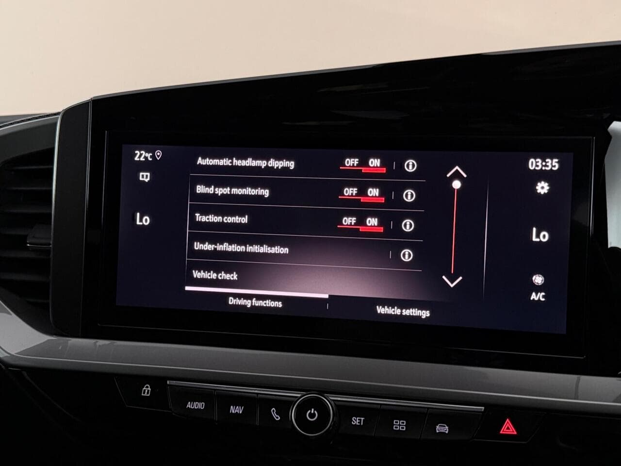 Vauxhall Mokka thumbnail Infotainment System