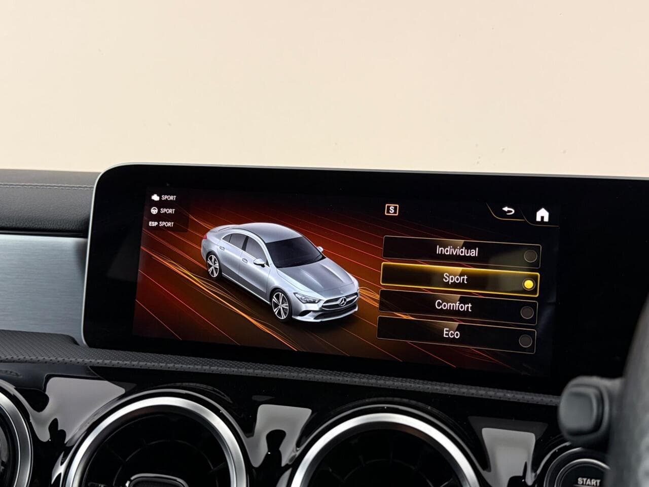Mercedes-Benz CLA thumbnail Infotainment System