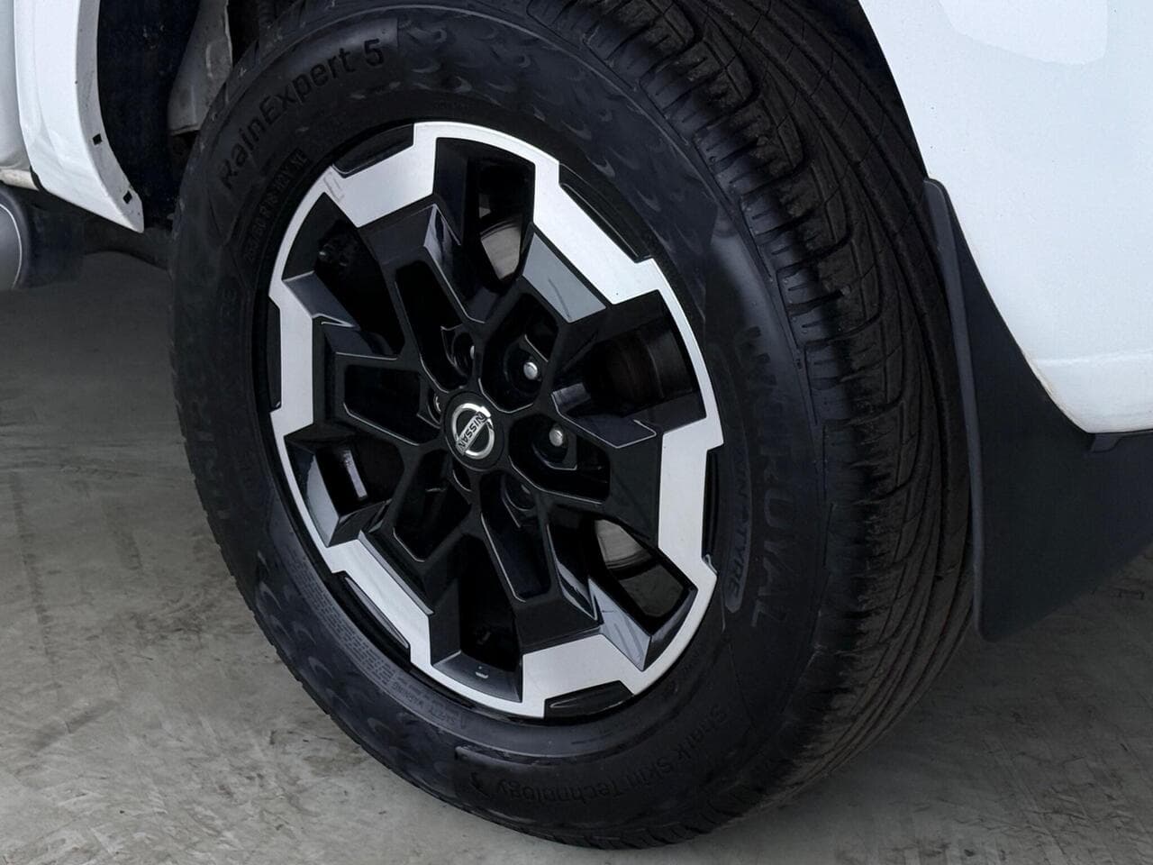Nissan Navara thumbnail Wheel