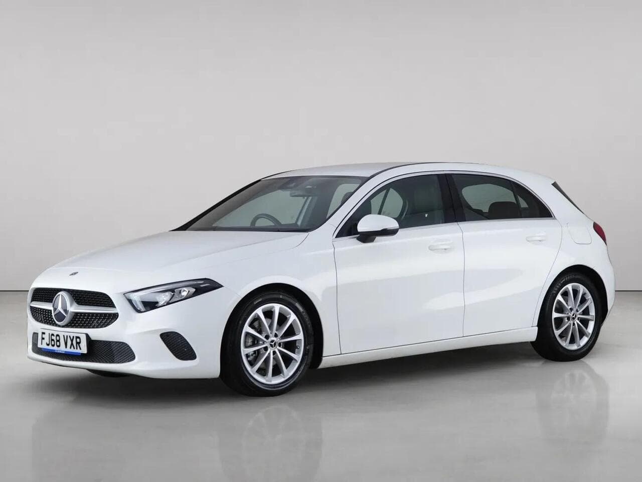 Mercedes-Benz A Class thumbnail Front Left