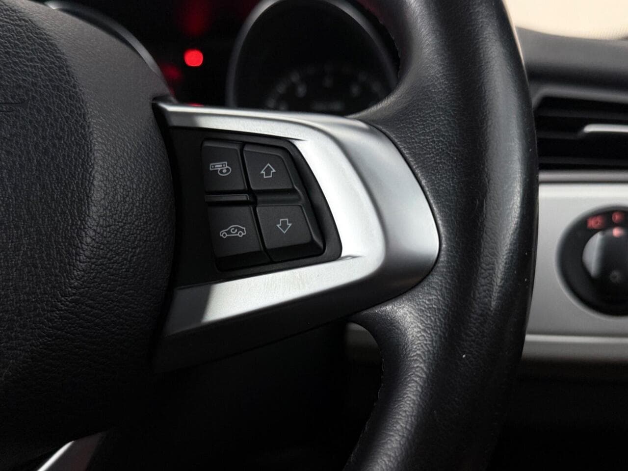 BMW Z4 thumbnail Misc Controls