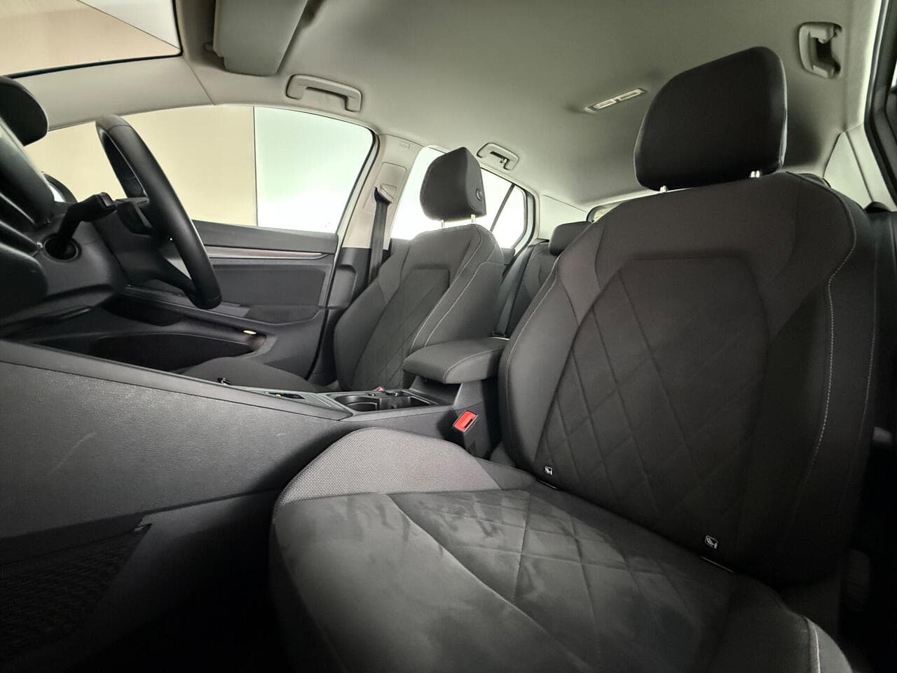 Volkswagen Golf thumbnail Seat Front Passenger