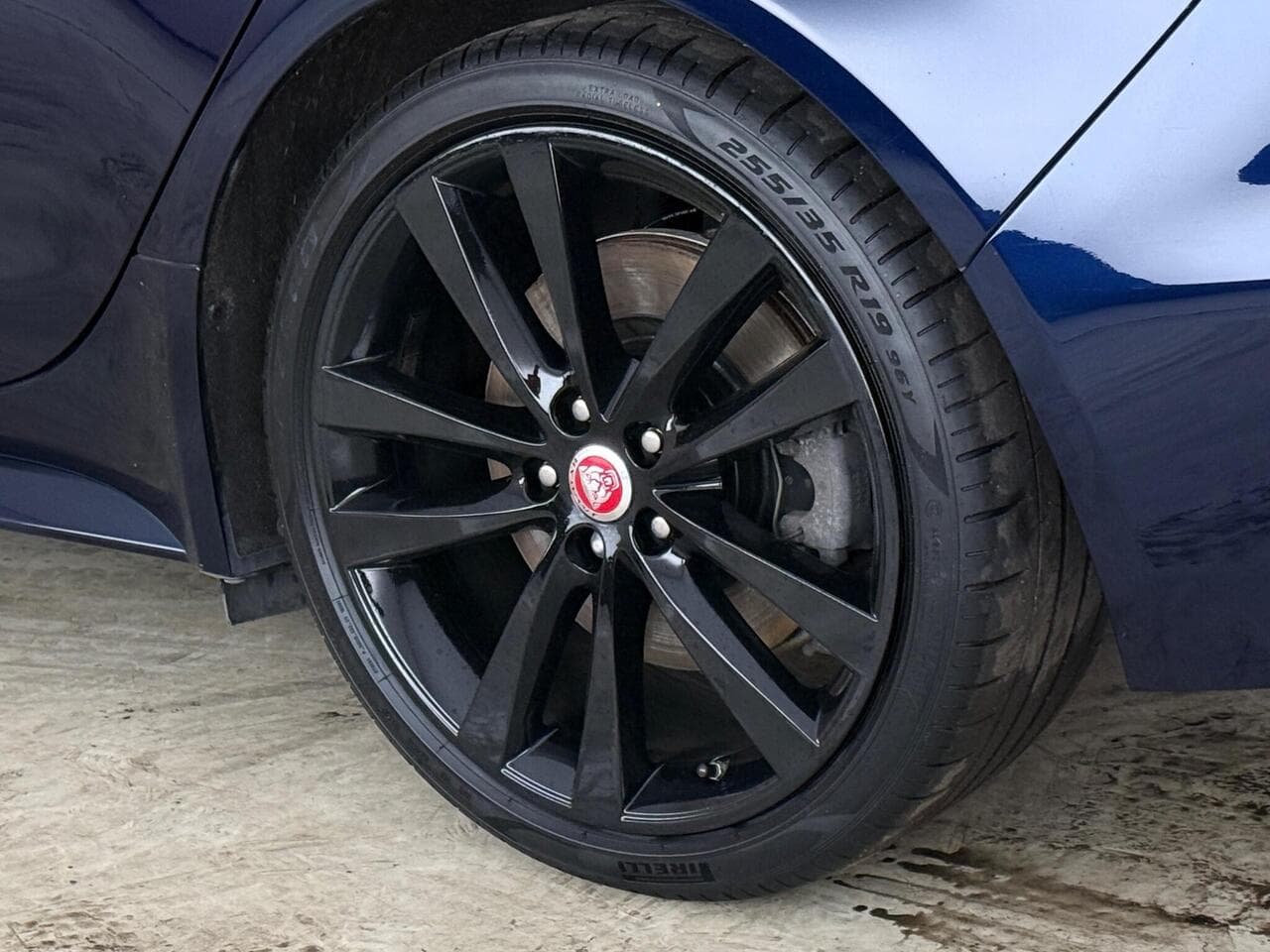 Jaguar XE thumbnail Wheel